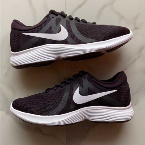 NWT Nike revolution 4 burgundy - Picture 3 of 9